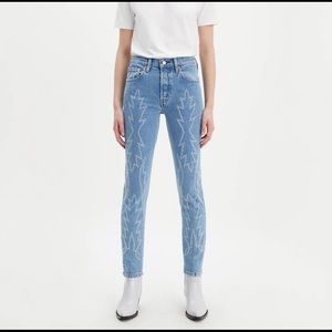 Levi's 501 Del Norte Embroidered
Flame Skinny Jean
